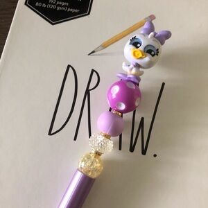 Disney Doorables: Mickey & Friends: Daisy Duck handmade beaded pen